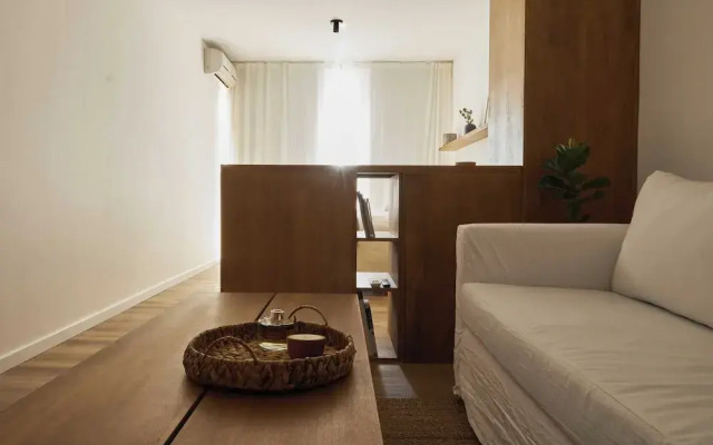 Spacious modern studio