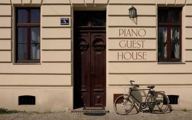 Piano Guest House