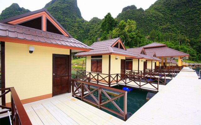 Saichol Floating Resort