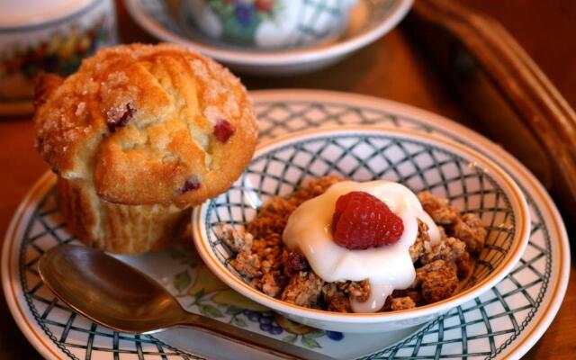 Seven Sea Street Inn