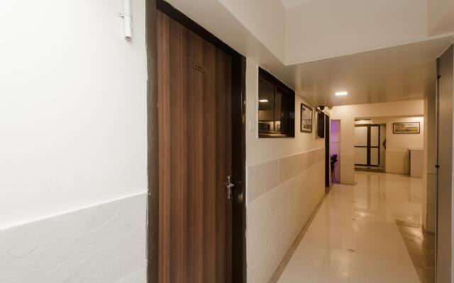 OYO 48225 Hotel Kirti