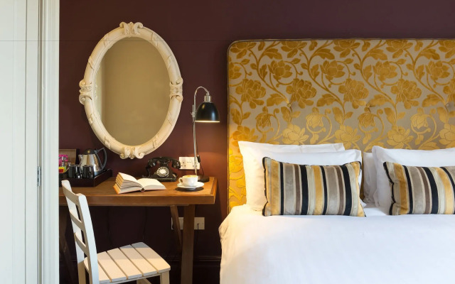 The Crown Manor House Hotel