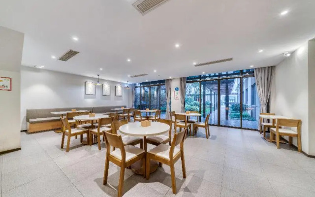 Hanting Hotel Tongxiang Zhenxing Road