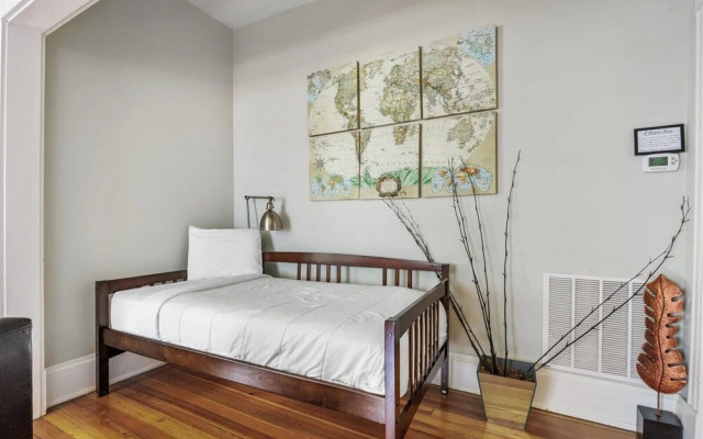 Casa Doble - Two Units, One Location!