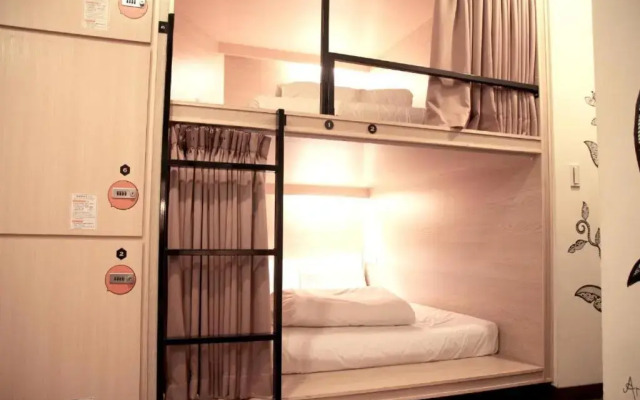 StarBox Hostel