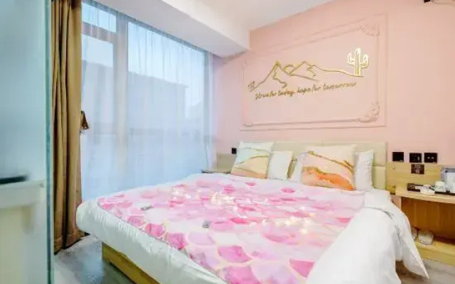 Wowo Art Hotel