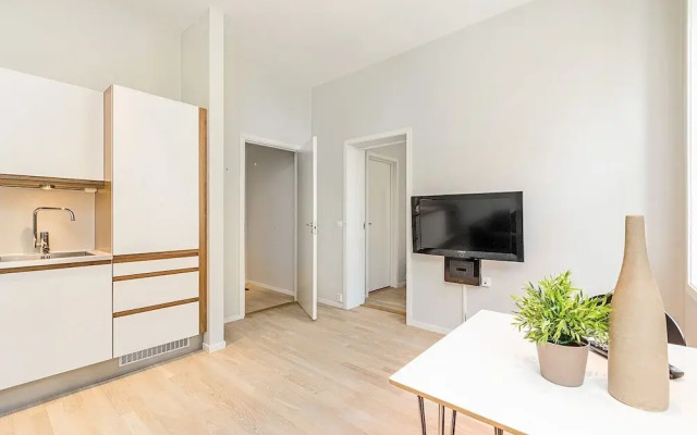 Central 1 Bedroom Apartment