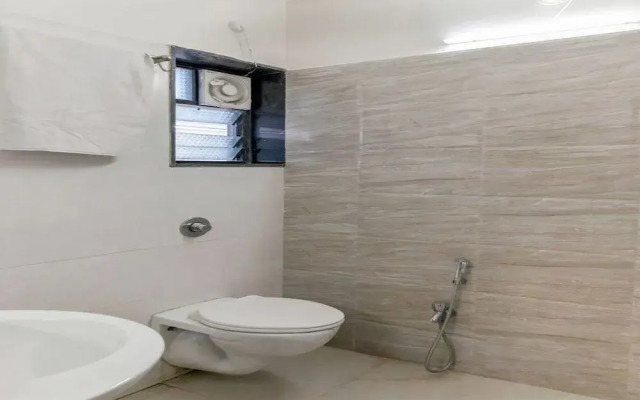 OYO 12053 Hotel Shri Govind