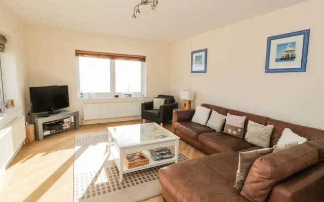 Penthouse 18, West End Point