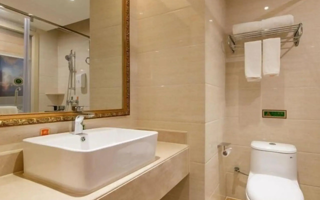 Vienna Hotel (Yiyang Heshan Xiufeng Park)