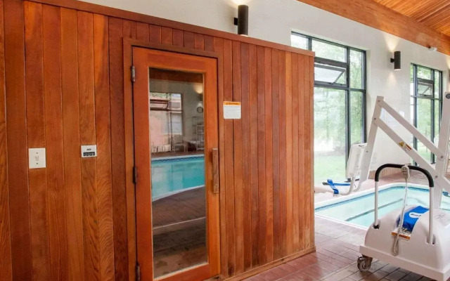 Comfort Inn & Suites Branson Meadows