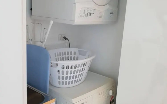 2BR Food Drink Hub Pool 2 Cars Gym Rooftop