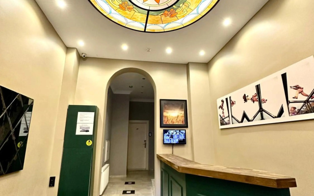 Aram Kerasi Rooms