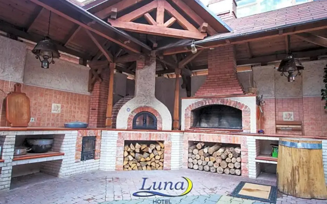 Luna Hotel