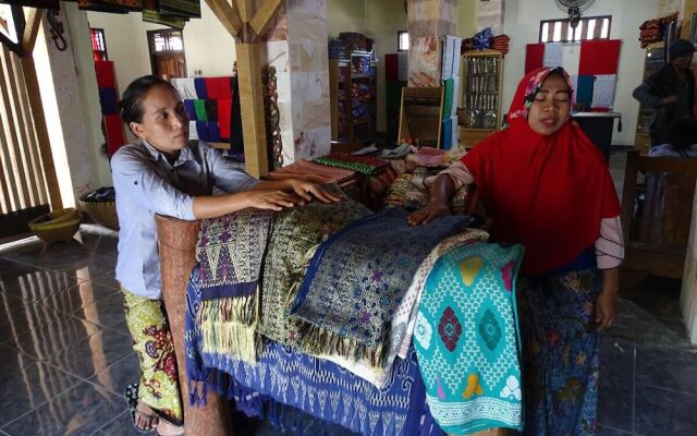 Bale Solah Lombok Holiday Resort