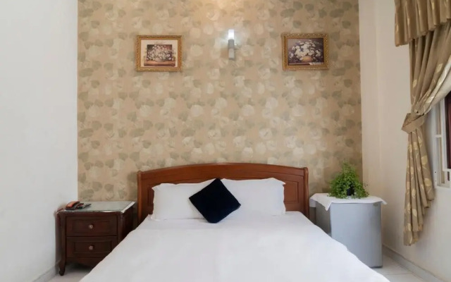 Nhu Huynh Hotel by OYO Rooms