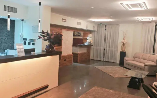 HOTEL HMR RHO Milano