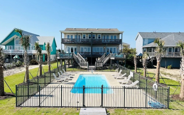 Avalon West- 5 Bedroom Home by RedAwning