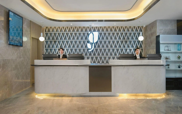 Country Inn & suites by Radisson((Lingnan Xintiandi Branch, Foshan Zumiao Subway Station)