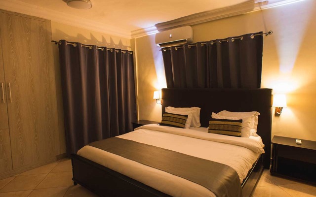 Earl Heights Suites Hotel