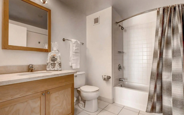 Global Luxury Suites at Kendall West