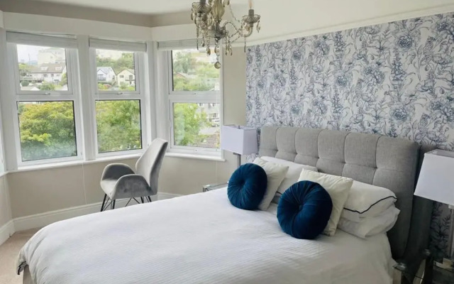 Mevagissey Holiday Home - sea View and Parking
