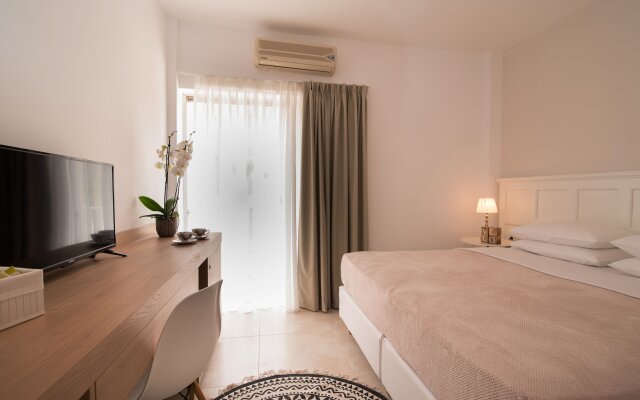 Mistral Hotel - Adults Only