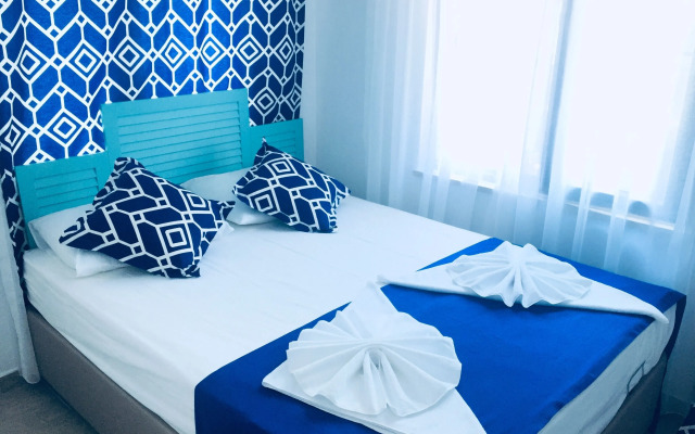 Lacivert Otel Akyaka