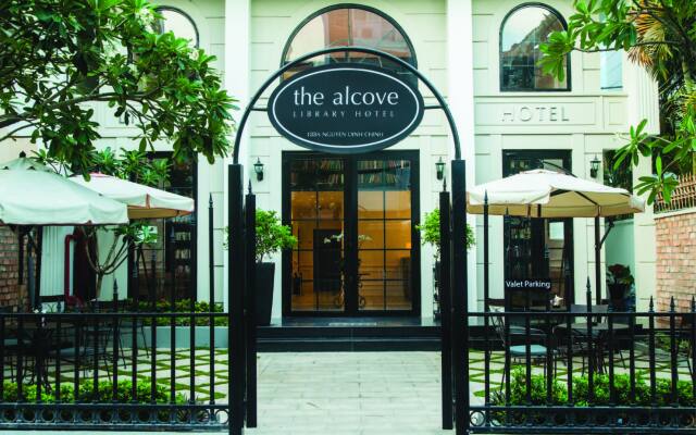 The Alcove Library Hotel