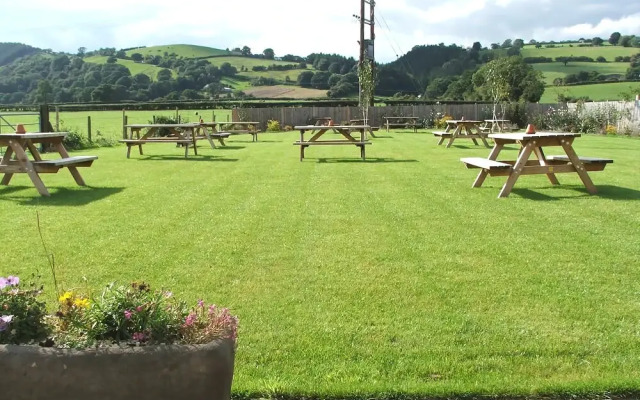 The Lowfield Inn