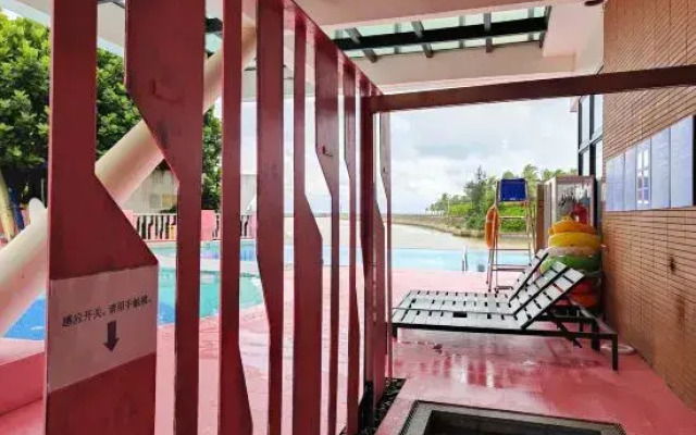 Summer Surfing Resort