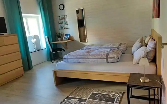 B&B Leonhard 7