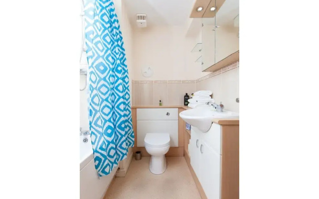 Giles St Gem - Spacious, Near The Shore, Parking