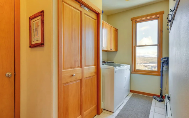 Private Hot Tub: Scenic Granby Vacation Rental!