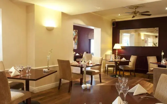 Best Western Llyndir Hall Hotel & Spa