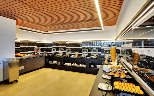 Iris Hotel