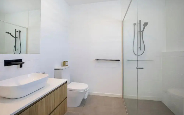 Palm Beach Luxe Townhouse walk to Beach