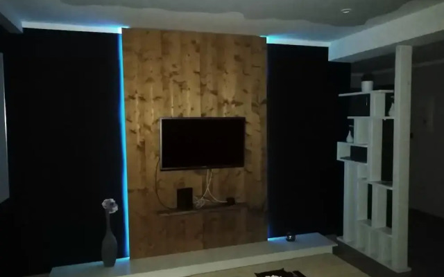 Estupendo Apartamento con Terraza en Calle Romil