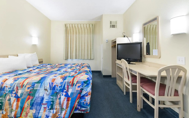 Motel 6 Weatherford, TX