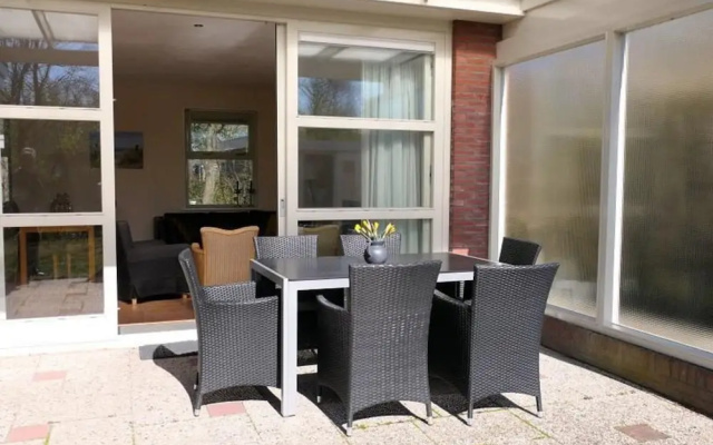 Comfortable Family Bungalow Near Beach