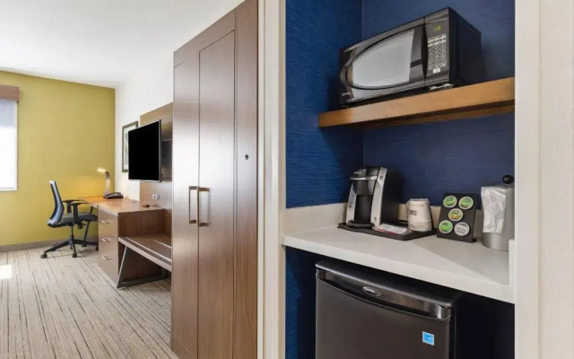 Holiday Inn Express & Suites Mountain View Silicon Valley by IHG