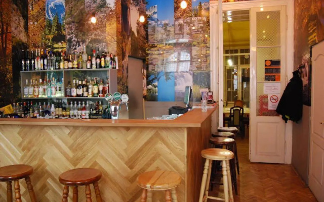 HoBar The Hostel Bar