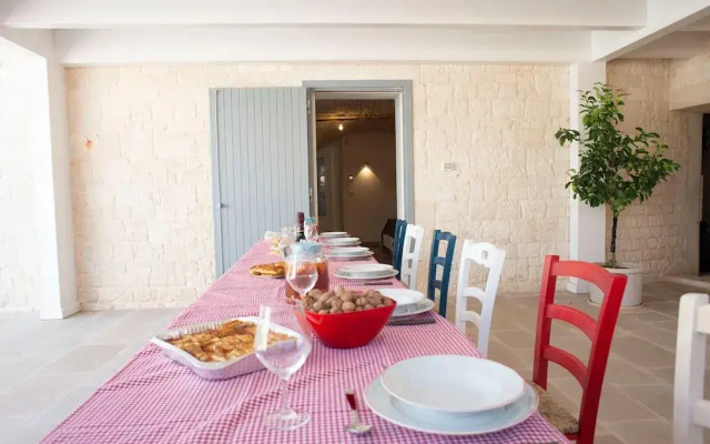 Poolside Holiday Home Near Cisternino