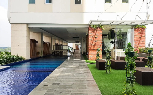 Good Living Studio Apartment At B Residence