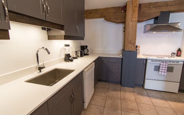 1821 Industrial Loft in Old Port by Nuage