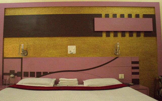 OYO 12221 Hotel M house