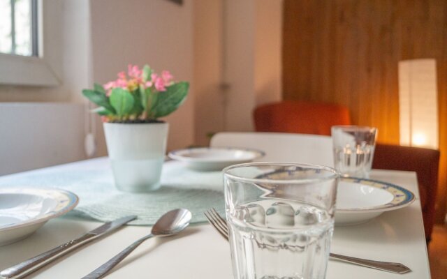 Timeless 2BR Near Downtown