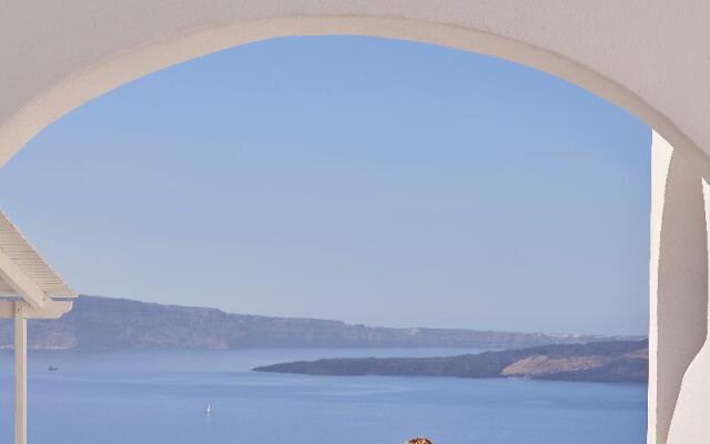 Mr and Mrs White Santorini