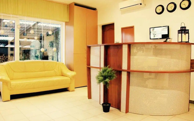Gusarskiy Hotel and Apartment