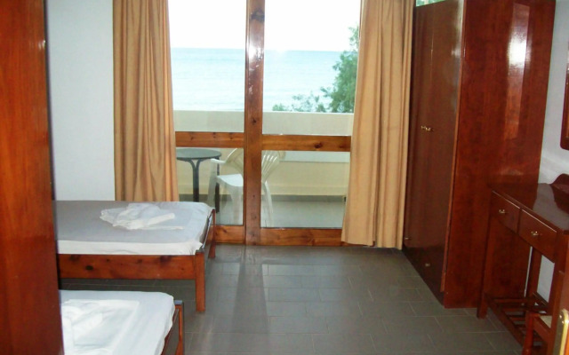 Kato Stalos Beach
